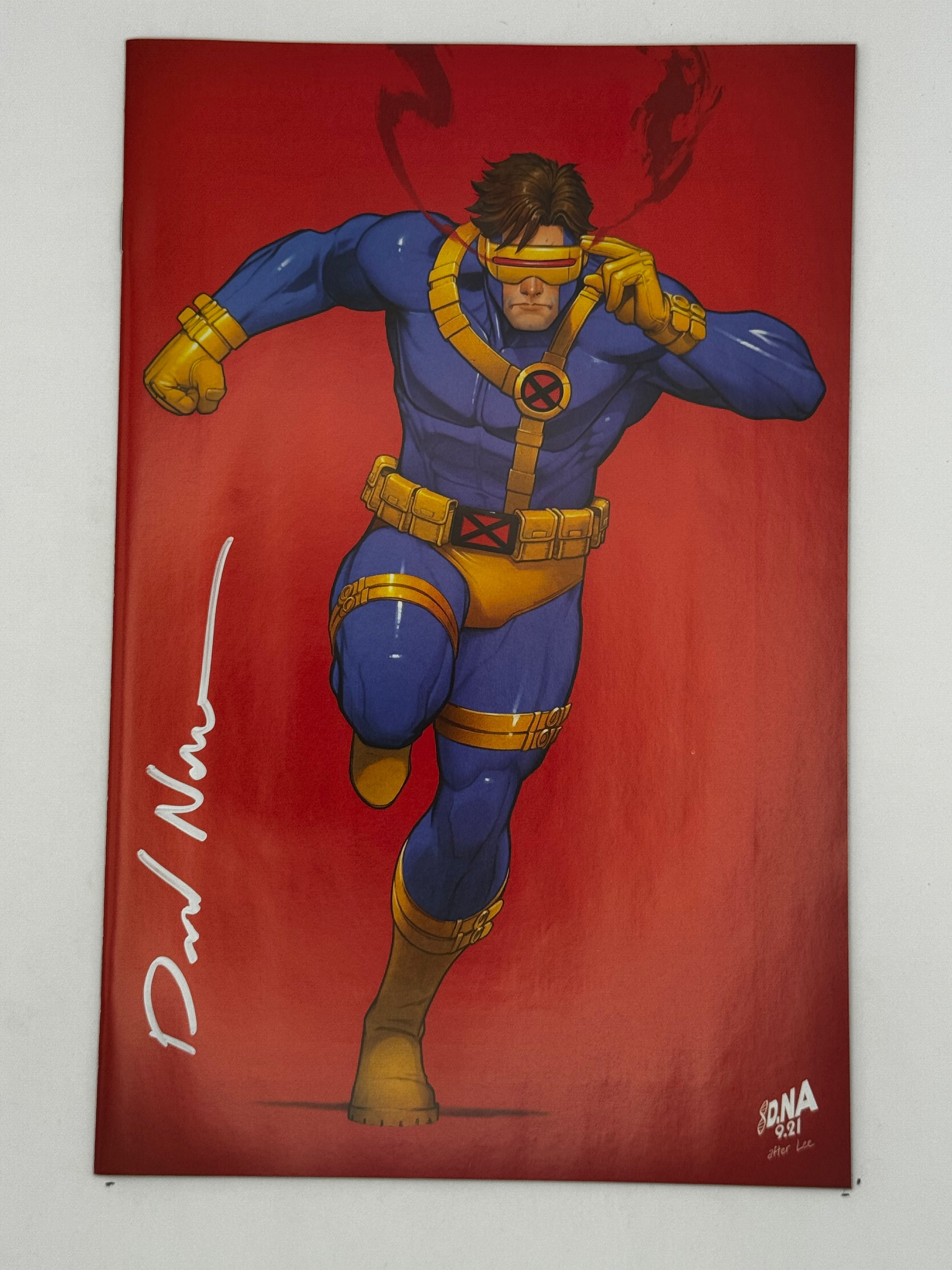 Signed by David Nakayama] X-MEN #4 VIRGIN RED UNKNOWN COMICS DAVID